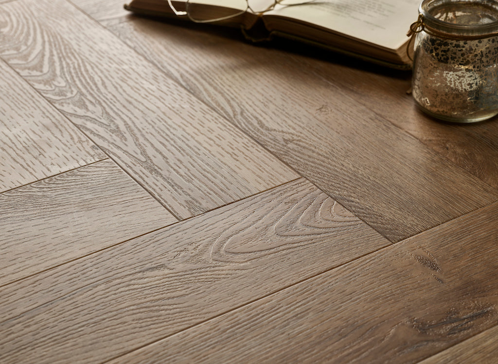 Textures LVT - Distressed Oak Herringbone - 95mm × 380mm