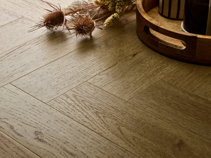 Elements Inspirations LVT Herringbone - Classsic Oak EIH09 - 95mm x 380mm
