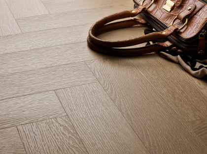 Textures LVT - Blonde Oak Herringbone - 95mm × 380mm