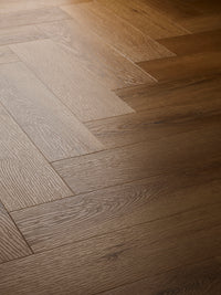 Textures LVT - Traditional Oak Herringbone - 95mm × 380mm