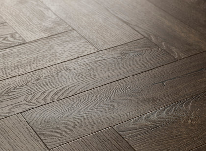 Textures LVT - Tudor Oak Herringbone - 95mm × 380mm